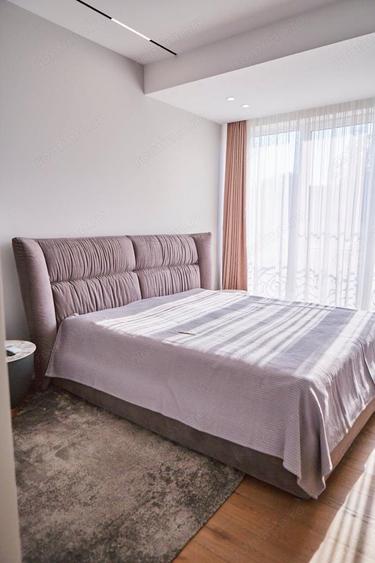 Apartament cu 3 camere decomandat în Florilor