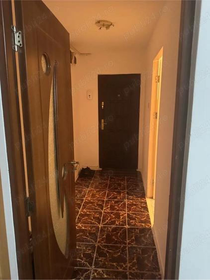 Apartament cu 2 camere decomandat în Broșteni
