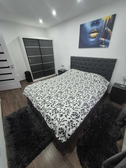 Apartament cu 2 camere decomandat în Micro 19