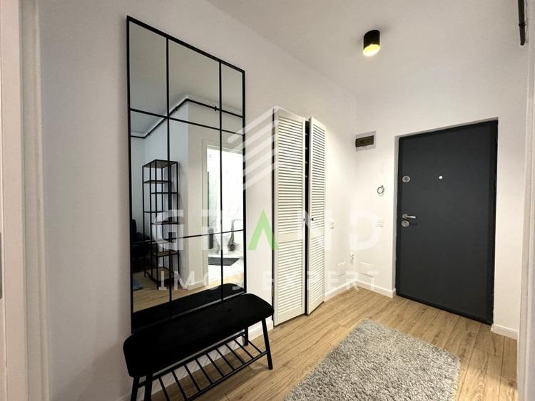 Apartament cu 2 camere semidecomandat, mobilat în Florești