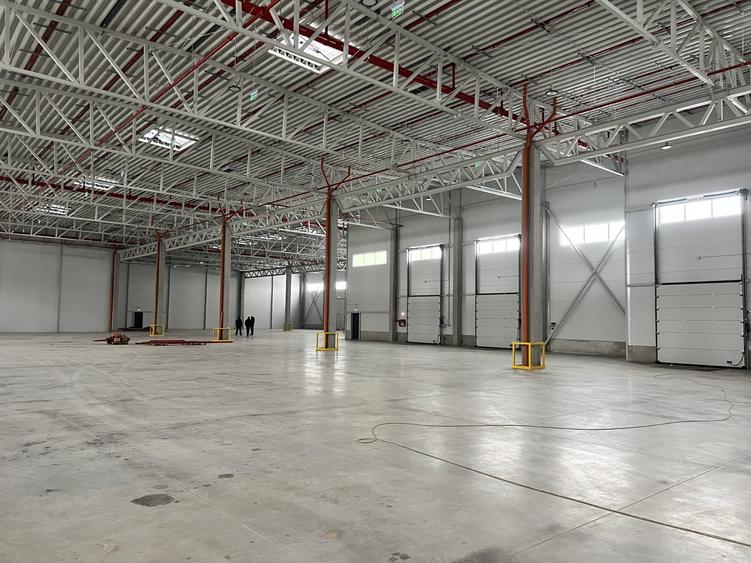 Spațiu industrial, de 1,000 mp, în Gilău