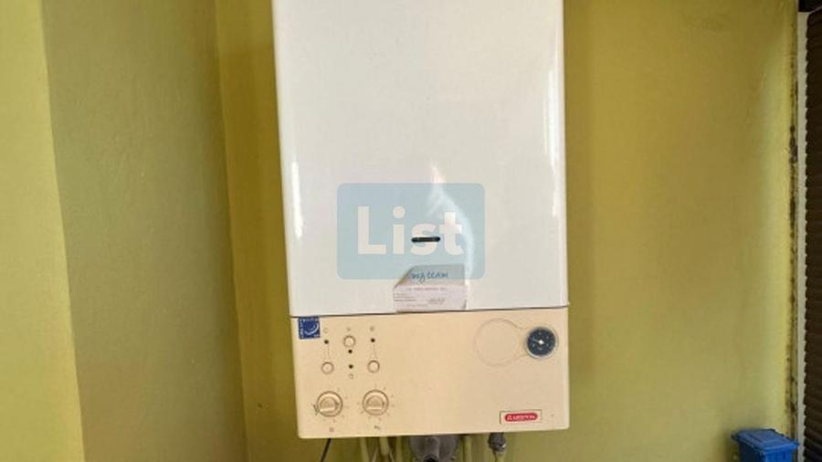 Apartament cu 3 camere semidecomandat în Micro I