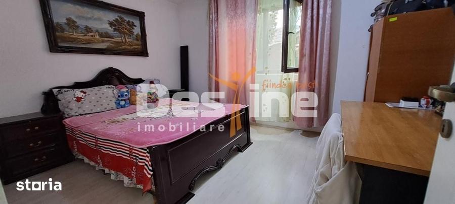 Casă cu 8 camere cu Teren 300 Mp în Ciurea