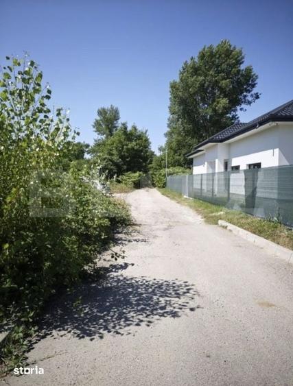 Teren de 2000 mp, în Central