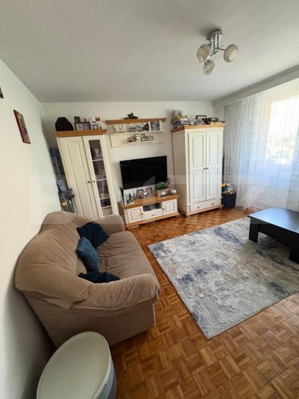Apartament cu 4 camere decomandat în Central