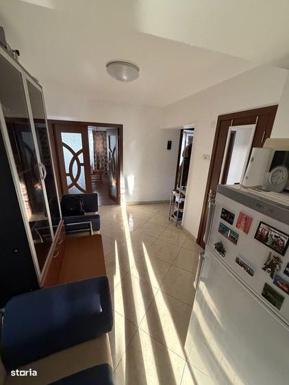 Apartament cu 5 camere decomandat în Decebal