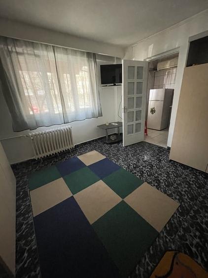 Garsonieră decomandată în Brâncoveanu