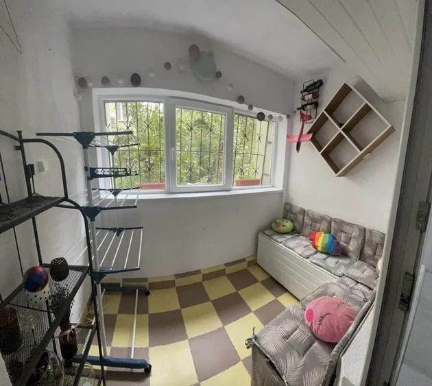 Apartament cu 4 camere decomandat în Pantelimon