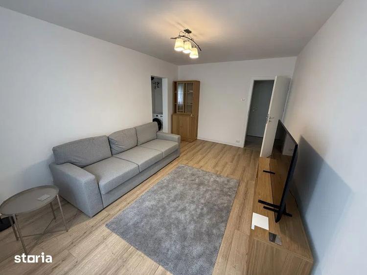 Apartament cu 3 camere semidecomandat, mobilat în Titan