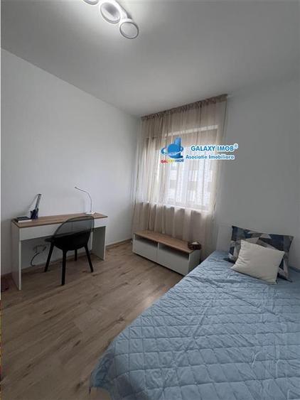 Apartament cu 4 camere semidecomandat, mobilat în Băneasa