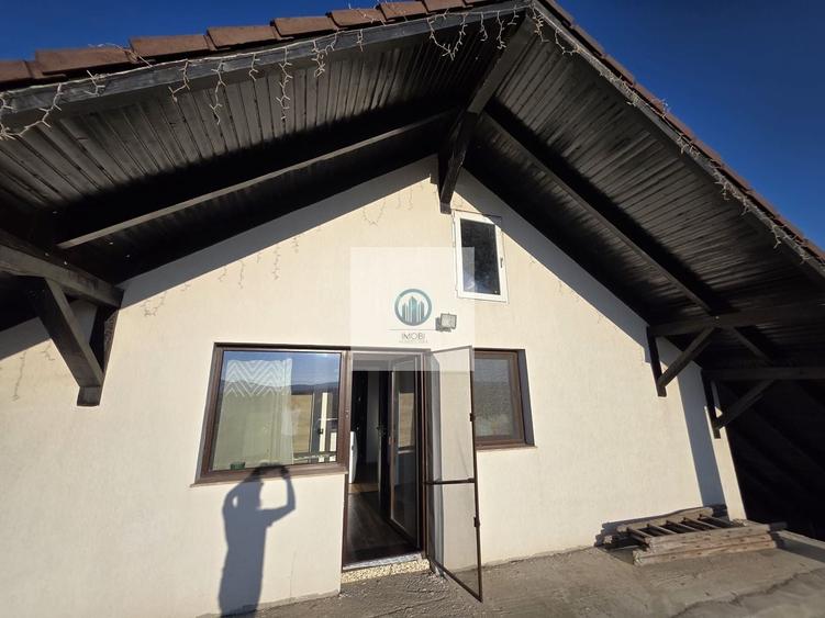 Casă individuală cu 4 camere cu Canalizare în Periferie