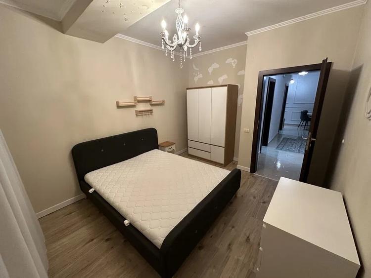 Apartament cu 3 camere decomandat în Lujerului