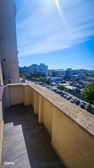 Apartament cu 3 camere decomandat în Calea București