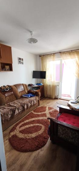 Apartament cu 2 camere semidecomandat în Exterior Vest