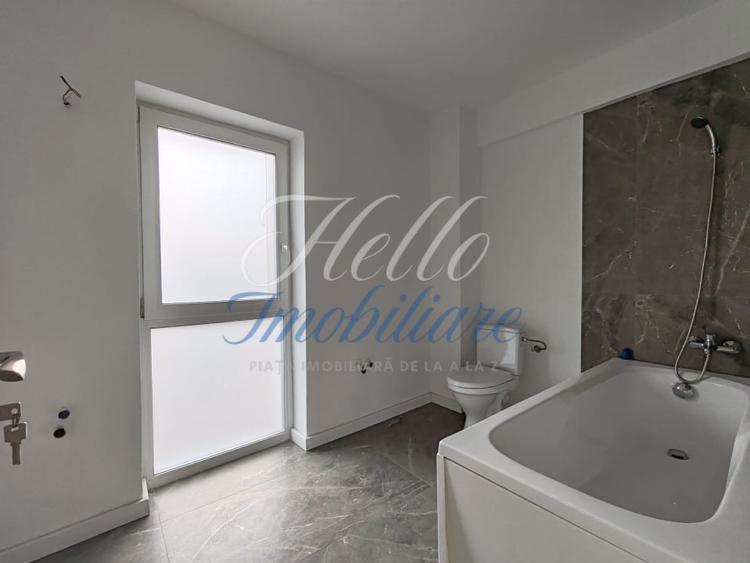 Apartament cu 4 camere semidecomandat în Dâmbul Rotund