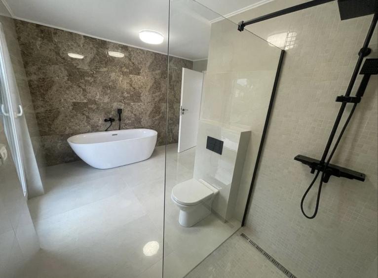 Casă cu 4 camere cu Teren 630 Mp în Central