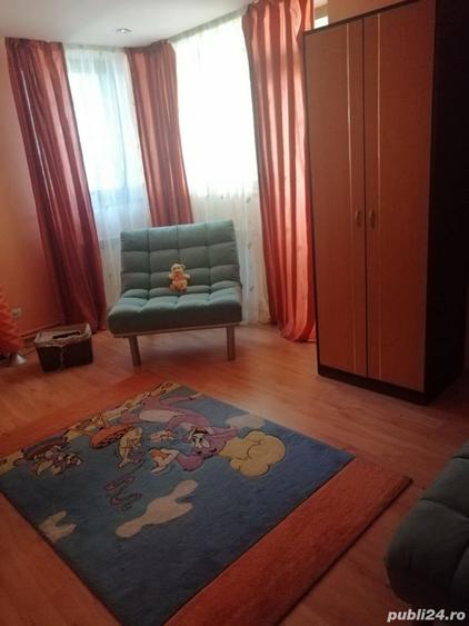 Casă cu 12 camere cu Teren 400 Mp în Micro 17