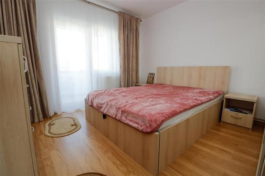 Apartament cu 2 camere decomandat, mobilat în Est