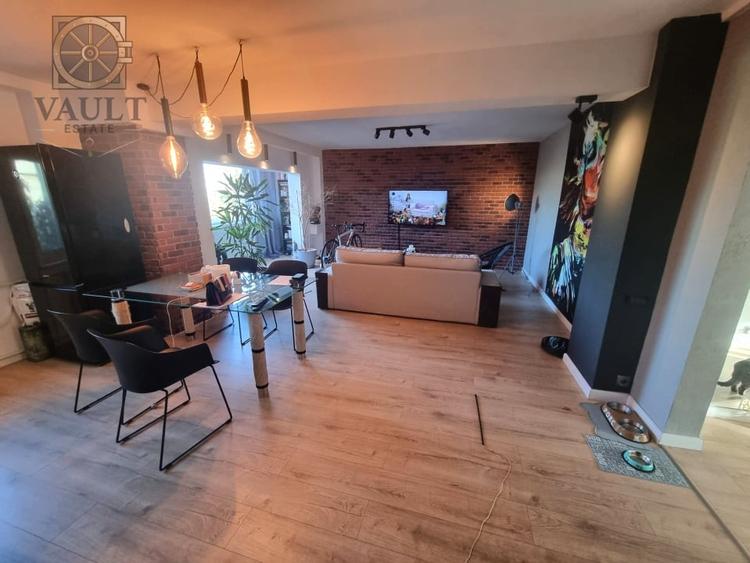 Apartament cu 3 camere decomandat, mobilat în Decebal