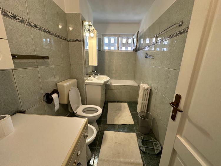 Apartament cu 4 camere decomandat în Grigorescu