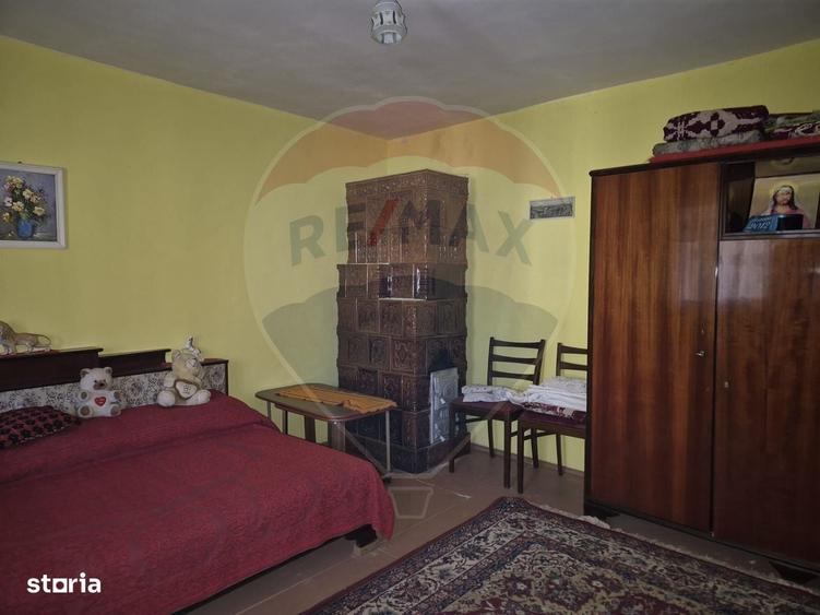 Casă cu 4 camere în Nănești