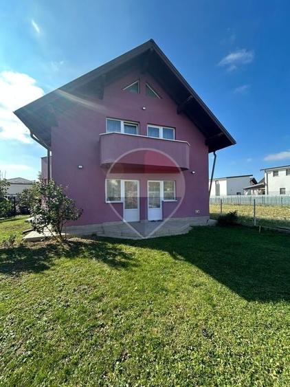 Duplex cu 4 camere cu Teren 500 Mp în Burdujeni
