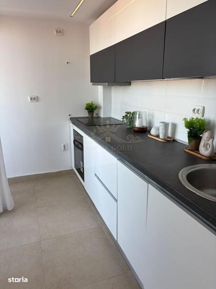 Apartament cu 4 camere decomandat în Est