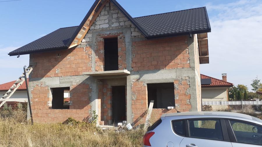 Casă individuală cu 4 camere cu Teren 500 Mp în Cătămărești-Deal