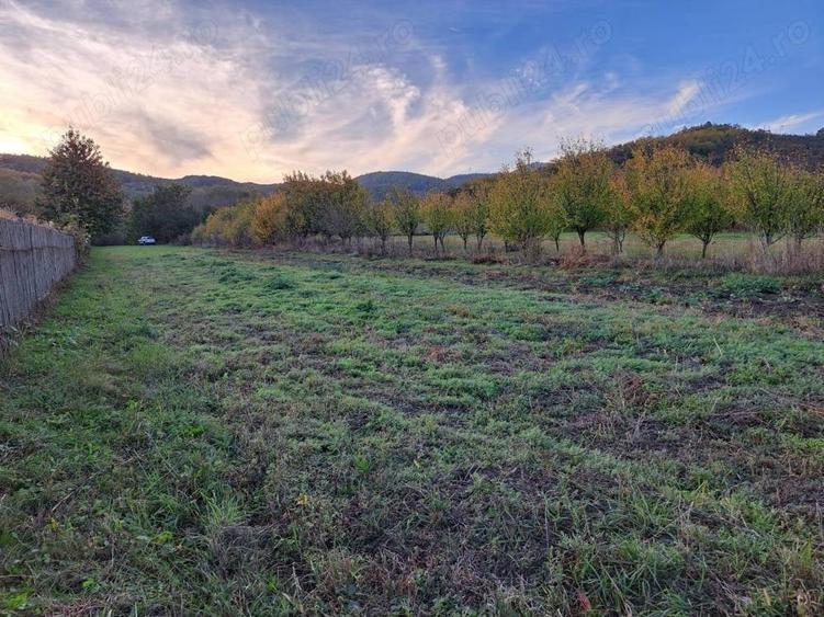 Teren de 1815 mp, în Măneciu
