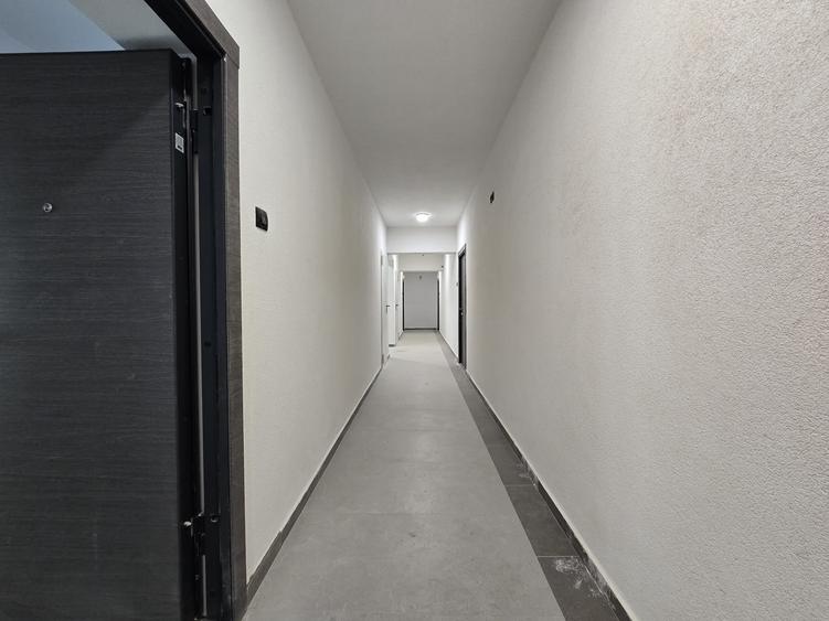 Apartament cu 4 camere decomandat în Titan