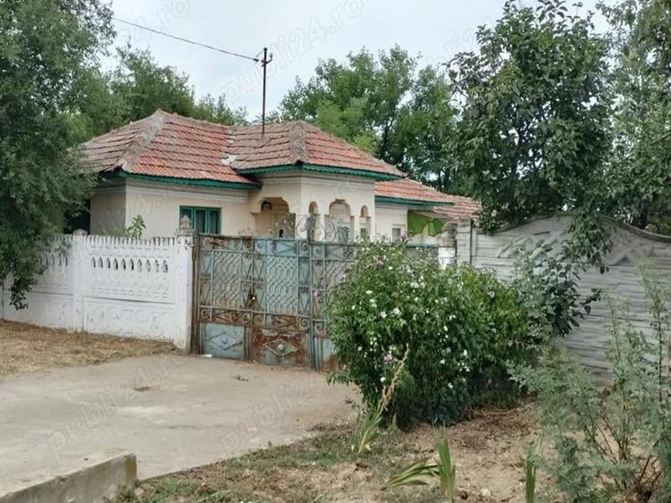 Casă individuală cu 3 camere cu Teren 1382 Mp în Scăești