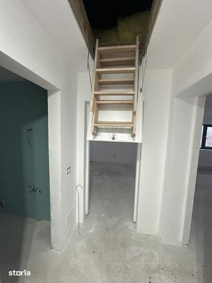 Casă cu 5 camere cu Teren 830 Mp în Exterior Vest