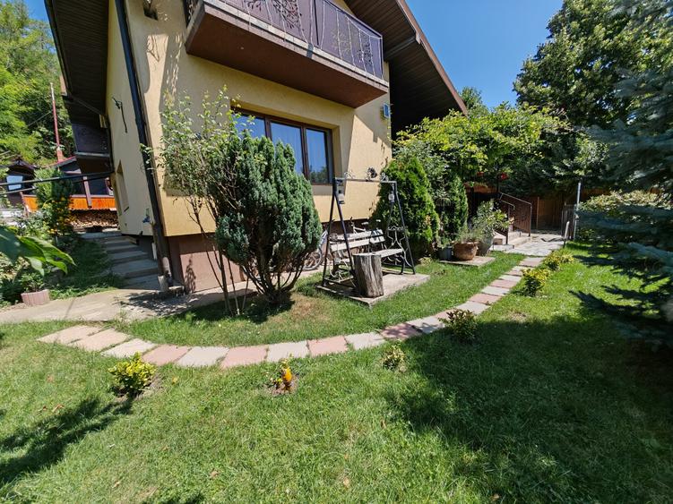 Casă individuală cu 5 camere cu Canalizare în Șerbănești