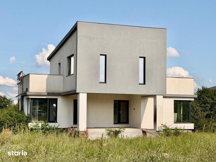 Casă cu 4 camere cu Teren 380 Mp în Cârcea