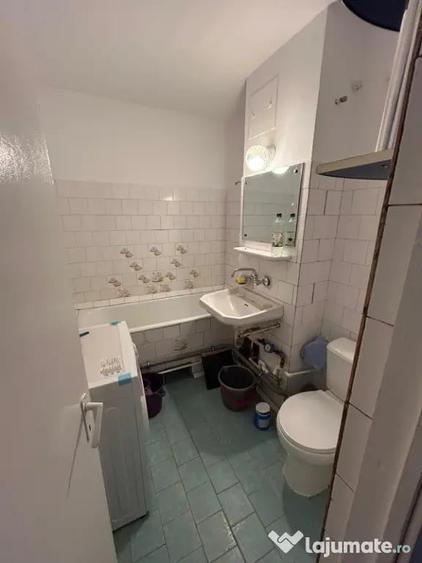 Apartament cu 3 camere decomandat în Mărăști