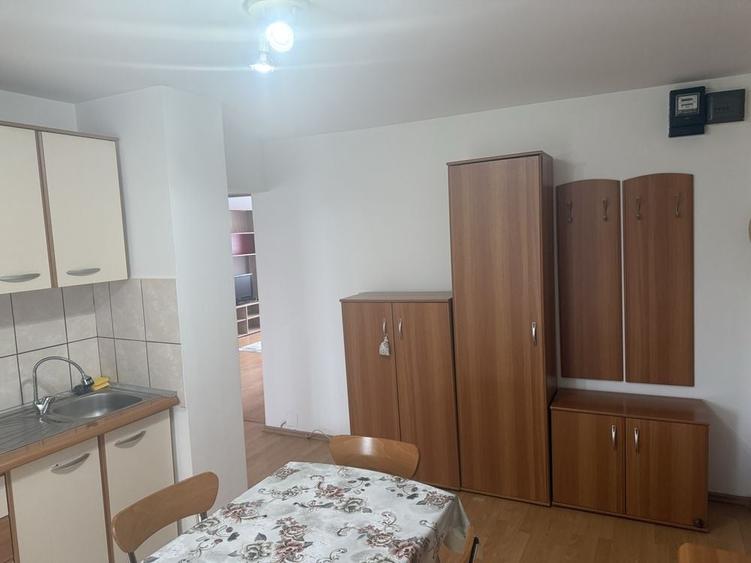 Apartament cu 2 camere decomandat în Exterior Vest