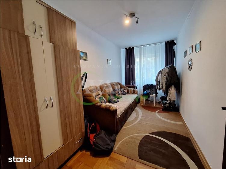 Apartament cu 3 camere semidecomandat în Banca Națională