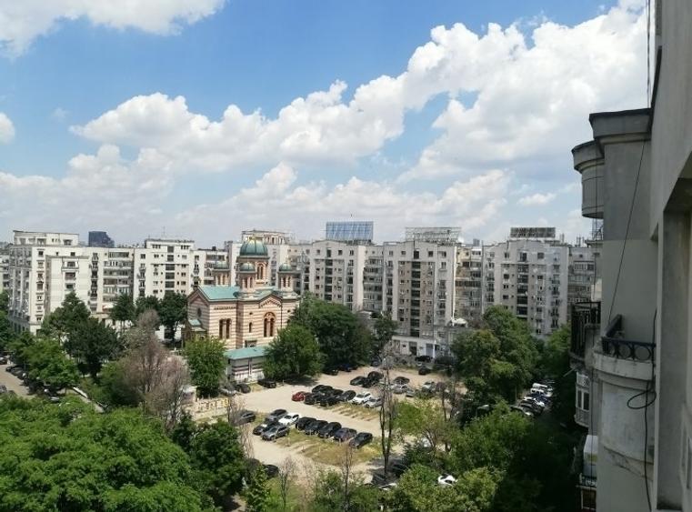 Apartament cu 4 camere decomandat în Unirii