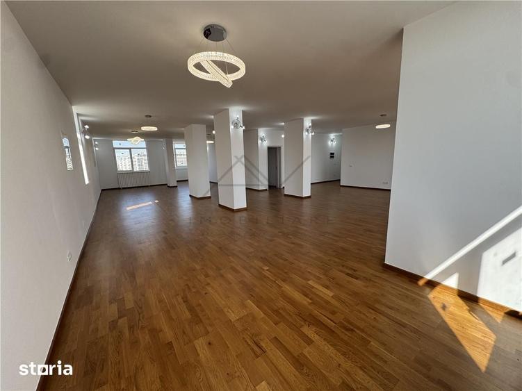 Apartament cu 4 camere în Pieptănari