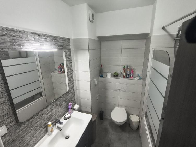 Apartament cu 3 camere decomandat în Nord