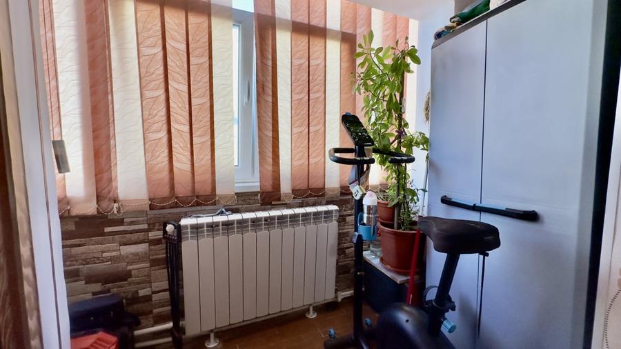 Apartament cu 4 camere decomandat, mobilat în CET