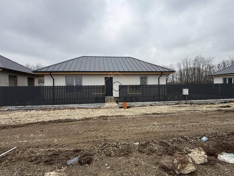 Casă individuală cu 3 camere cu Canalizare în Clinceni