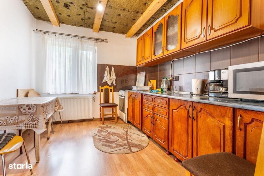 Casă cu 4 camere cu Teren 500 Mp în Măguri