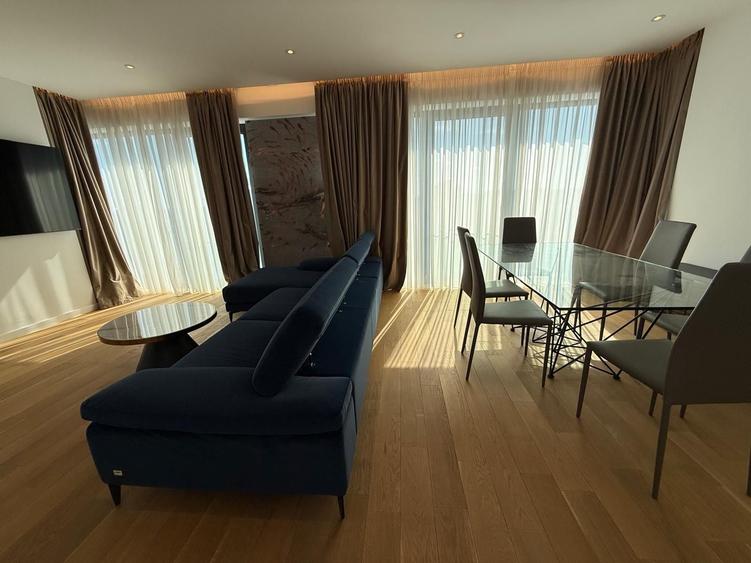 Apartament cu 4 camere semidecomandat, mobilat în Herăstrău