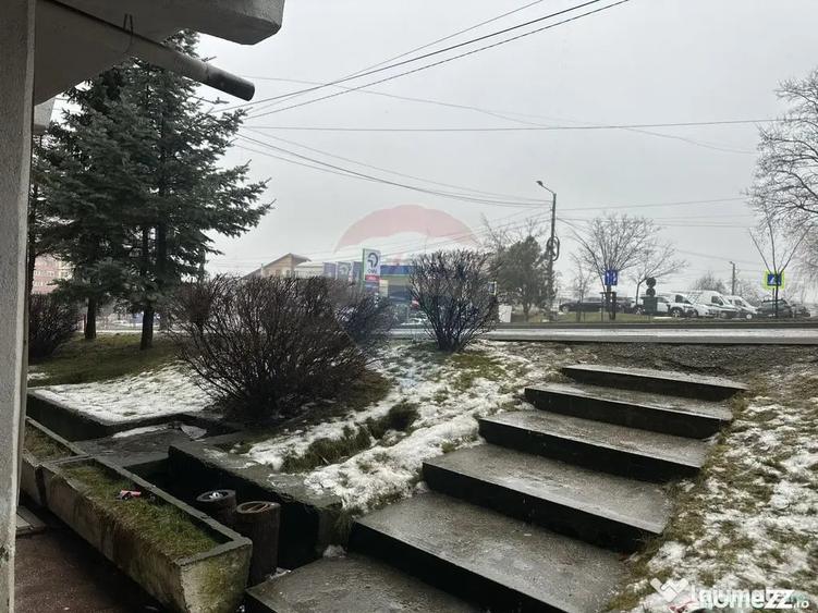 Spațiu comercial, de 166 mp, în Calea Romanului