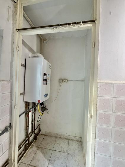 Apartament cu 4 camere decomandat, mobilat în Dâmbovița