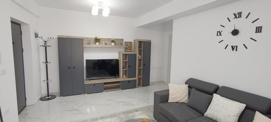 Apartament cu 2 camere decomandat în Vișani