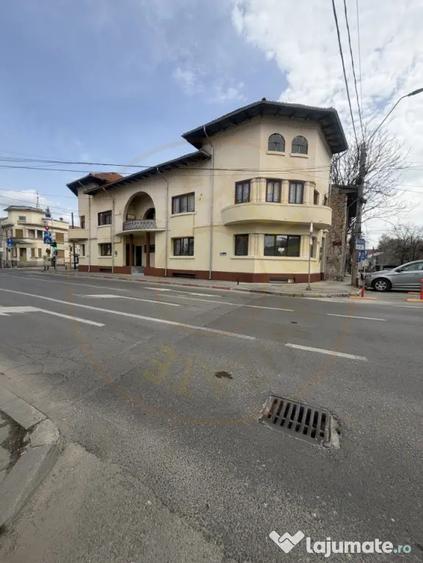 Casă cu 5 camere cu Centrală Termică în Central