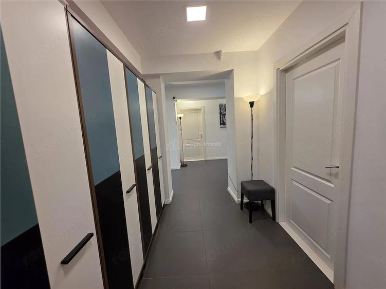 Casă cu 10 camere cu Teren 620 Mp în Mogoșoaia