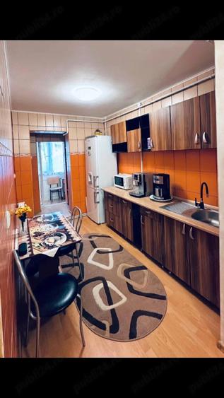 Apartament cu 2 camere decomandat în Micro 20